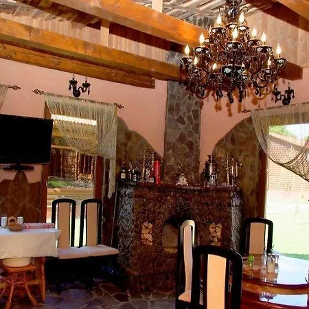 Отель берлога