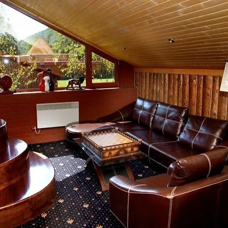 Hotel Berloga Rodnikovka